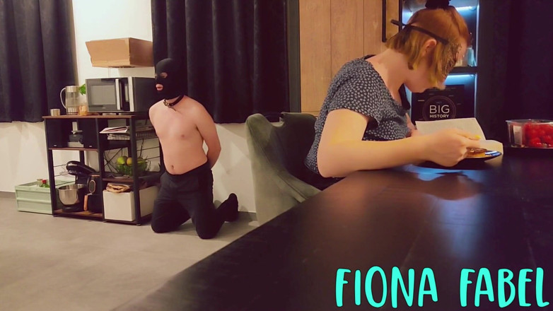 FionaFabel: Tanrıça Fiona'nın yerli kölesi