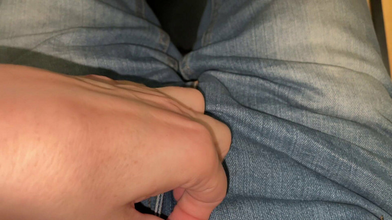 Wichskumpel: パンツの中の小さなフォースキンコックを探しています