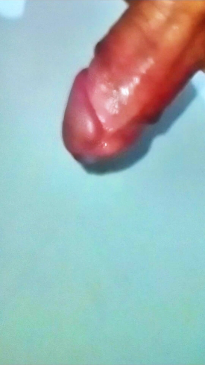 Naughty Cock: Un cazzo gigantesco che brama una bocca per raccogliere lo...