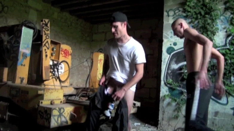 Sneaker gay: Teniskové podání pro francouzské twink od arabského top dominantního