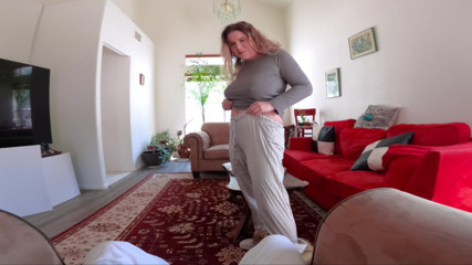 Erin Electra: Mamă Sexy Cu Țâțe Naturale Mari Săltărețe Futută De Fiul Vitreg