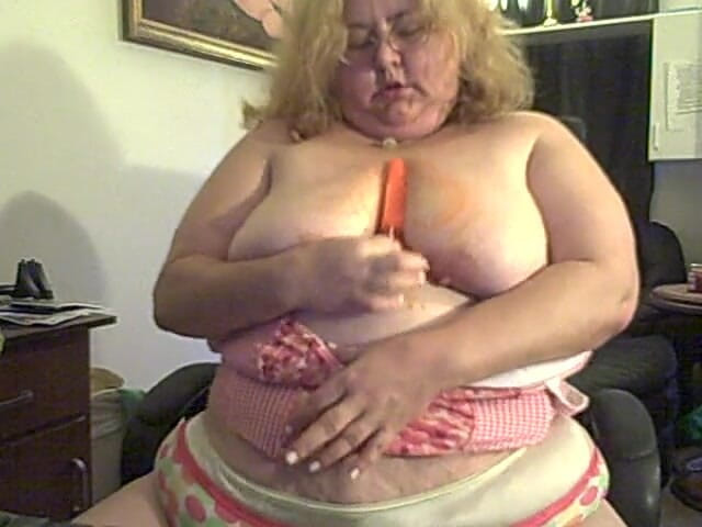 BBW nurse Vicki adventures with friends: This was a cam show I filmed where I am...