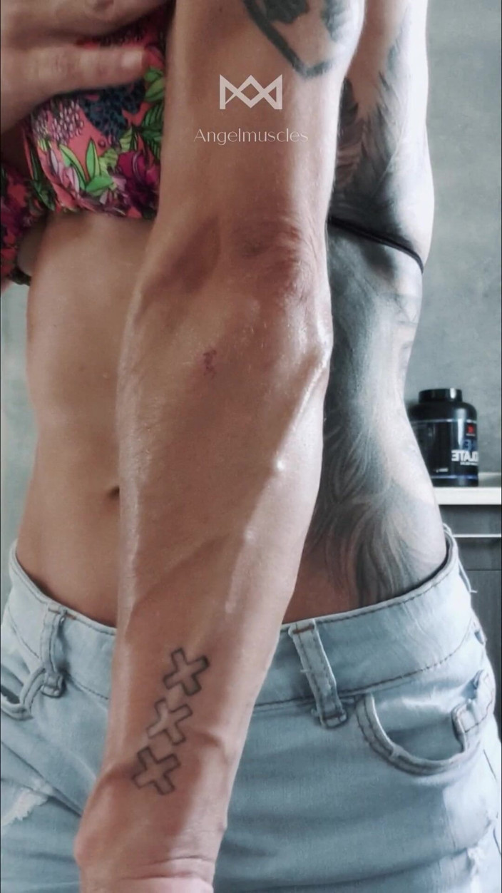 Angelmuscles: Solo Venas En Mi Cocina