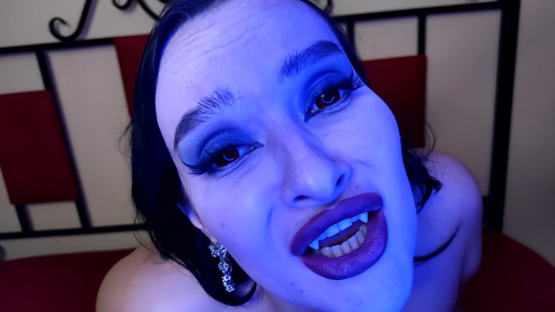 Princess18_: Zeița vampir are orgasm ca un nebun