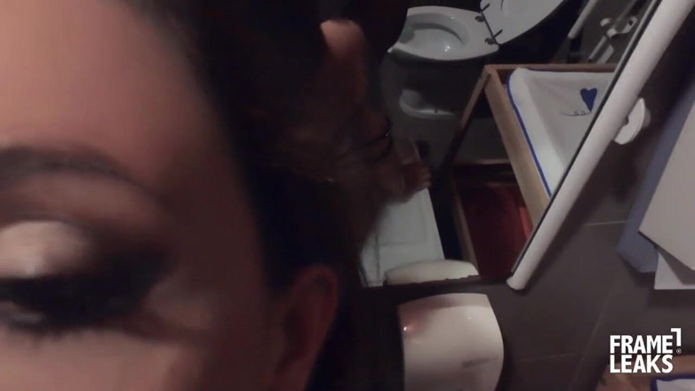 Pinko Club: Mike Angelo, sextape avec Malena, baise d'abord dans la salle...