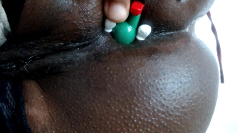 Maeling: Anal assfyxiation de tiny com peidando