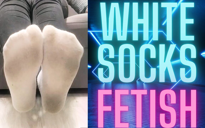Monika Nylon: (85) Fetiche por Meias Brancas