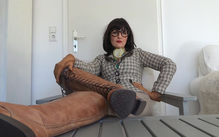 Lady Victoria Valente: Foda-se seu pau na boceta e spray!