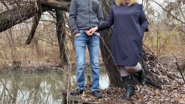 OurFetishLife: Ma belle-mère sait à quel point son beau-fils aime la nature