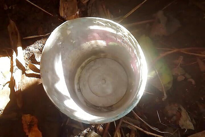 Thakursammy: White Dibba Piss ट्रिब्यूट