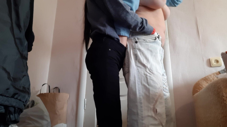 Lesbian-illusion: Mi novia y yo nos ocultamos de todo el mundo...