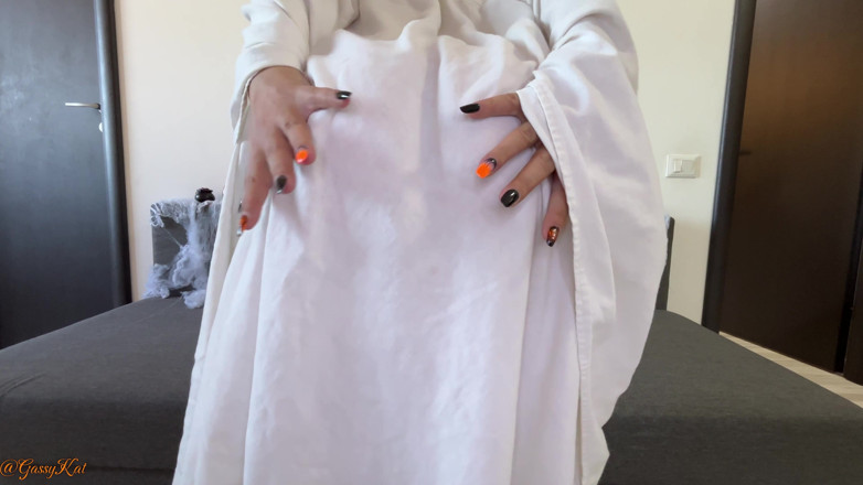 GassyKat: Ghost Farts: Khí ma ám dưới tờ