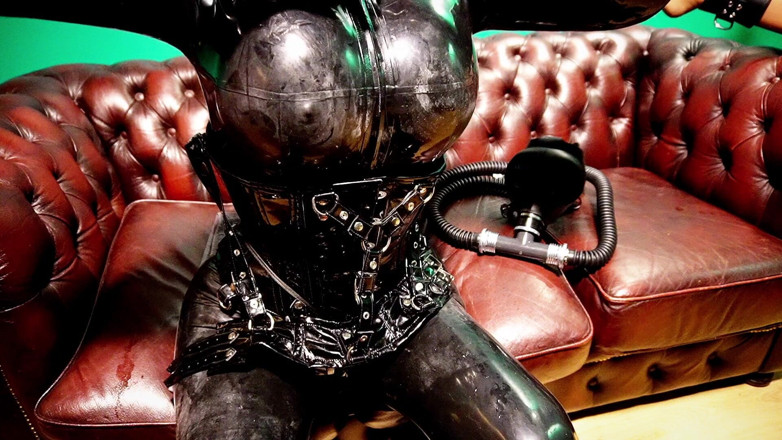 Hooded June: Der sound von Latex und meine großen Silikontitten bereit zu...