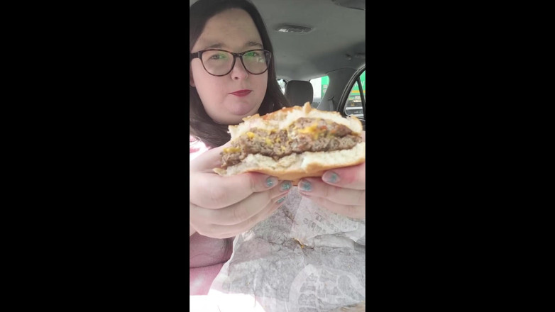 SSBBWLadyBrads: Awek montel super saiz gemuk Burger King menyumbat