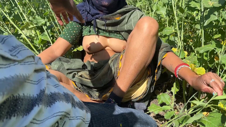 Ritu: Mama vitregă în Low Ko Jamai Ne Sarso Ke Khet Me...