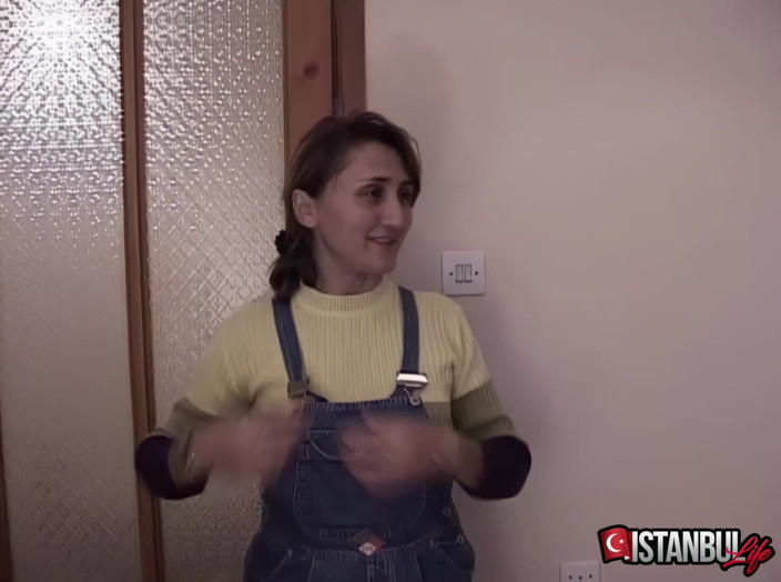 Istanbul life: Turkish Threesome with Sahin K