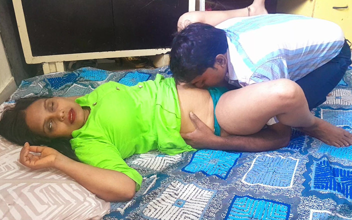 Hot Indian Aunty: 丰满的大屁股印度大胸部德西哥性交