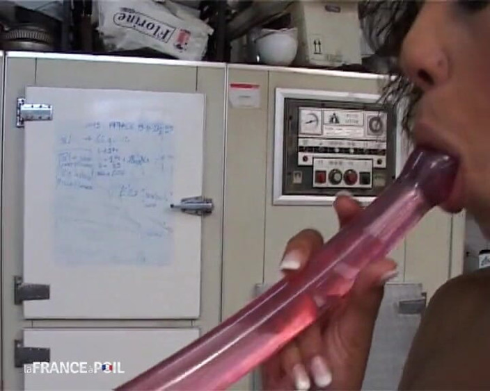French BDSM: Dwie loszka Zabawa z wibratorami w kuchni