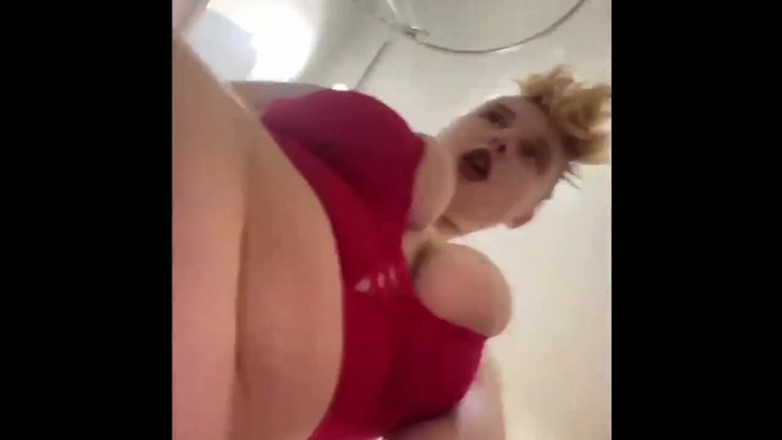 JuiceLussie: Anal fodendo e se masturbando closeup