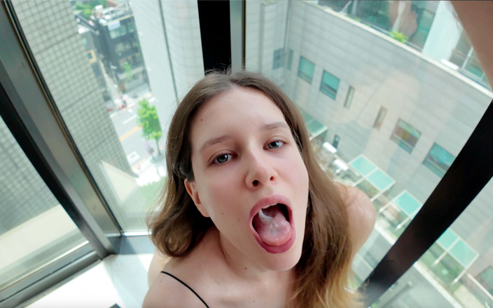 Dvabitch: Eine gute freundin sein, indem sie einen blowjob am morgen...