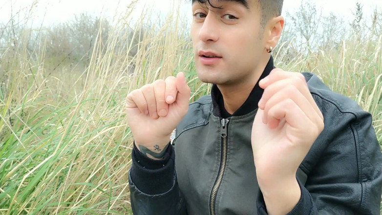 Idmir Sugary: Mani da vicino, palme da vicino, sborrata su entrambe le...