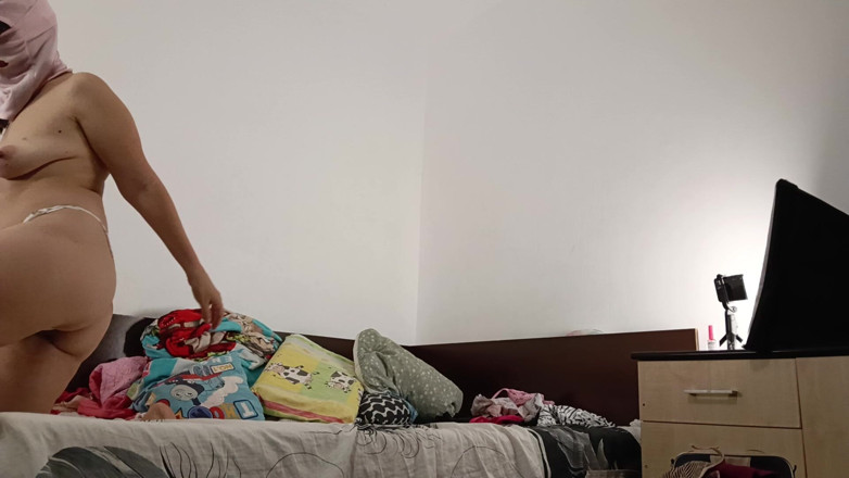 Amateur_MS: Sexy esposa entrenamiento en casa desnuda Esposa amateur se masturba...
