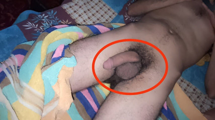 Desi__Panda: Desi indisk styvbror big monster cock jag öppnar min styvbror handduk...