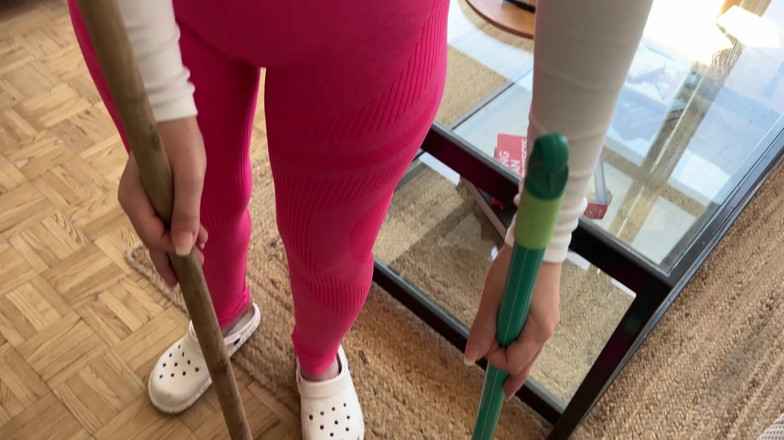 Spacenintenda: Mal klempner strippt puppe und nasses hemd