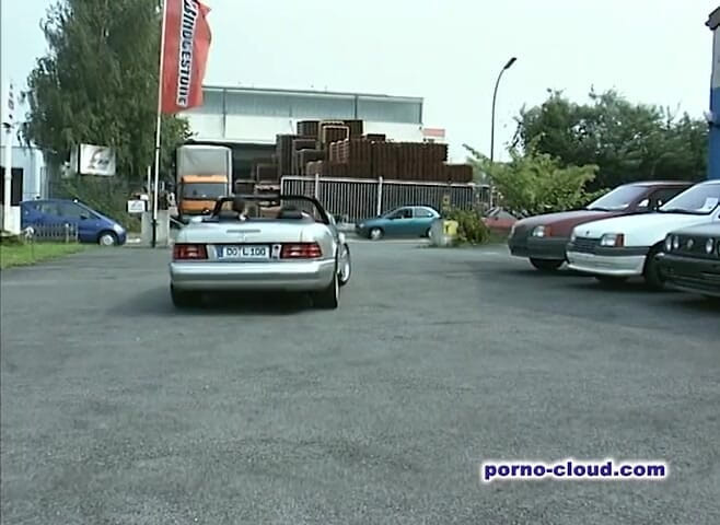 Porno Cloud: Sunny диск и трах на улице
