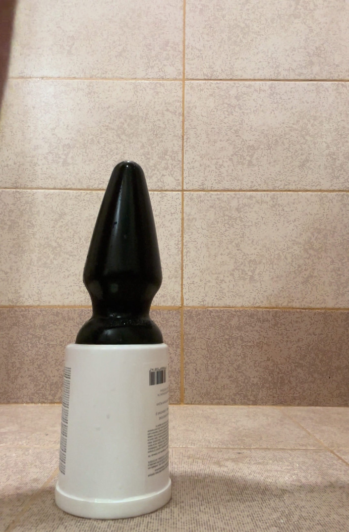 Weird-bisex: Enorme kontplug neukt slordige anale kloof doorboorde 10mm Apadravya pik
