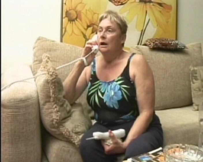 Filles Francaises: Spermaälskande mormor från Frankrike gillar att deep throat