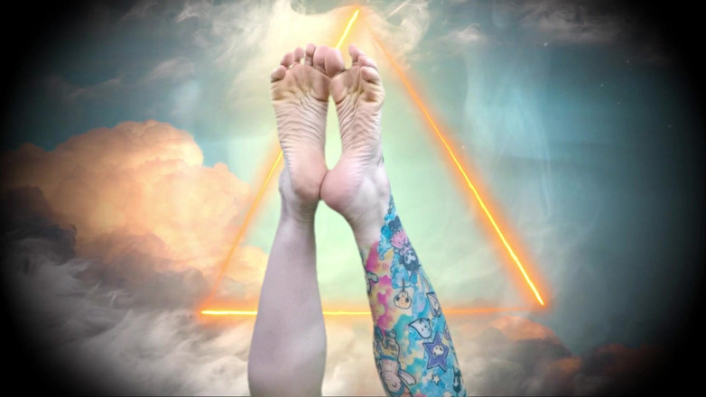Baal Eldritch: Orteils en sueur et larmes : descente d’une bêta - ASMR, pieds,...