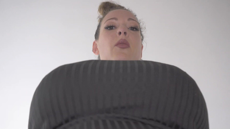 Sasha Curves: Зведена сестра Велетень знаходить твою схованку