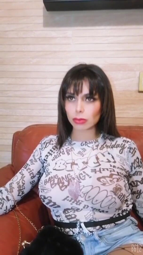 Barbietransxxxx: Travesti arkadaşına oral seks yapıyor