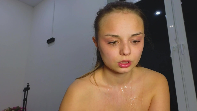 misss_vikki: Ze ontmoette zijn blik en keek niet weg