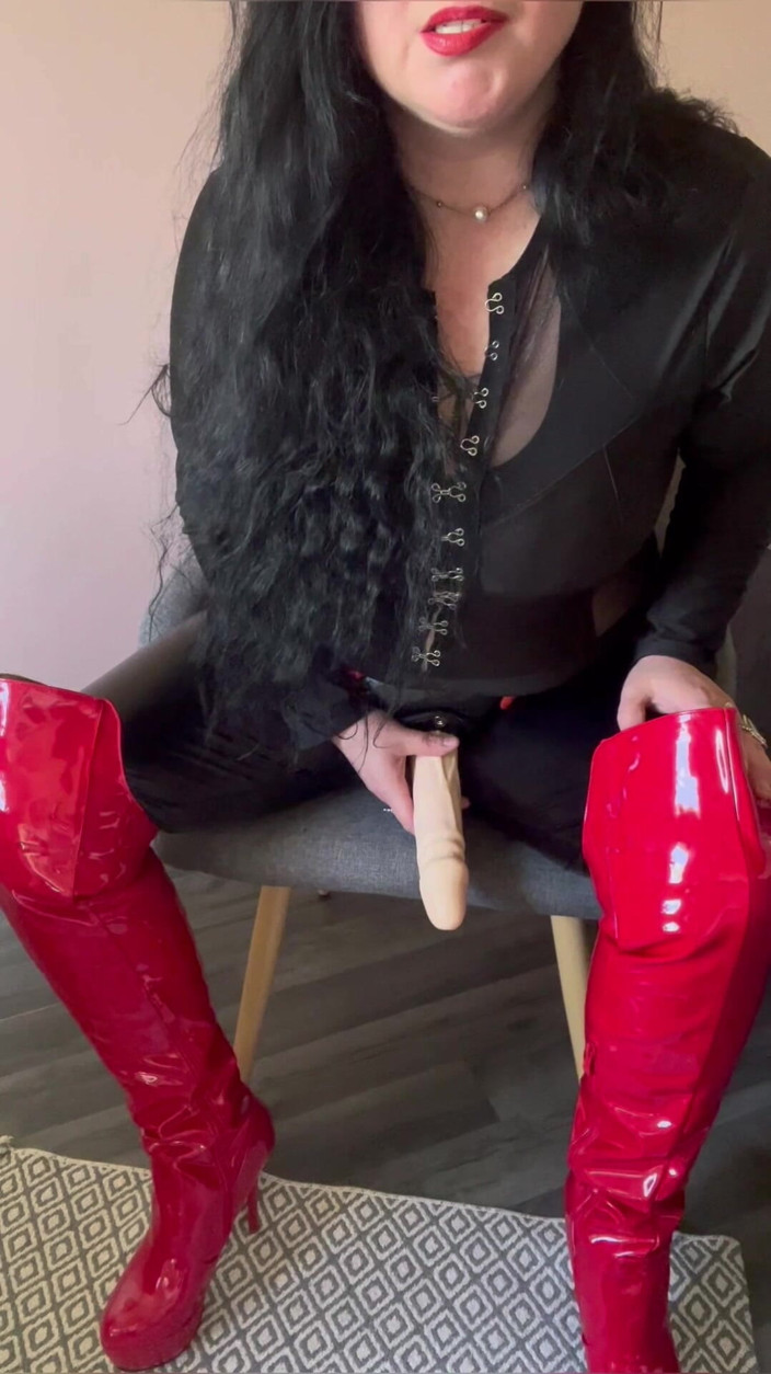 Maitresse Clara: Je Te Lave Le Cerveau