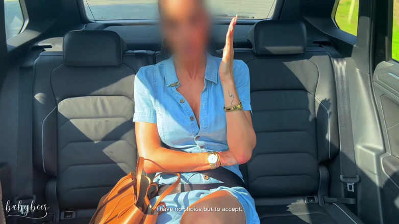 BabyBeer: Taxi cu gagică cu țâțe mari - futai dur și înghițire de spermă