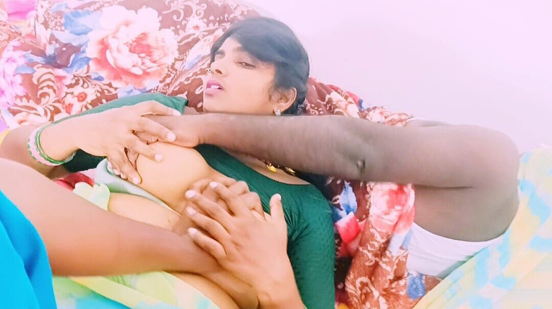 Telugu honey lips: Desi, femme infidèle à trois Une belle desi bhabi infidèle baise...