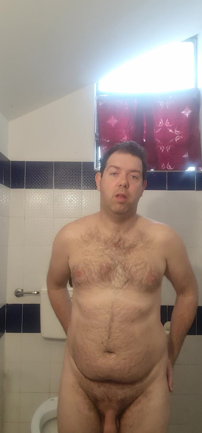 Mirko2589: Alle nackt in der öffentlichen Toilette