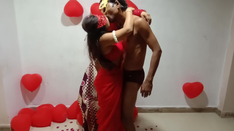 Marathi Queen F: Çift eğlenceli sevgililer günü specil