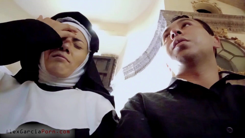 Alex Garcia Porn: Ccbh nun raymunda насолоджується у своїй кімнаті