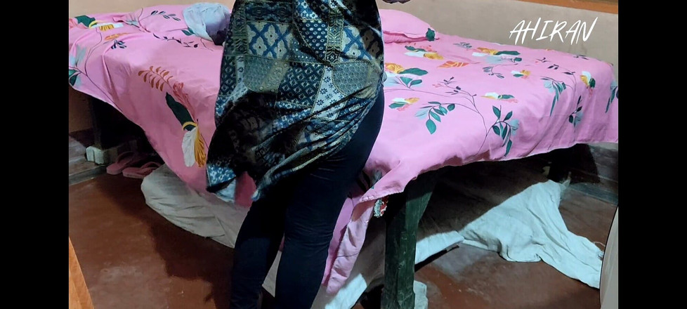 Aahan Ahiran: 德西女王女孩被她的丈夫操逼