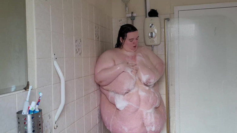 SSBBWLadyBrads: Smyslná sprcha s tímto velkým tlustým tělem