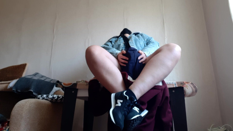 Lesbian-illusion: Aku jilat memek bu guruku gara-gara lulus ujian