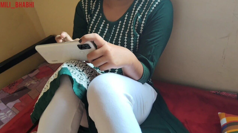 Mili bhabi: Desi Village Meia-irmã quer sexo por pau grande do meio-irmão, áudio...