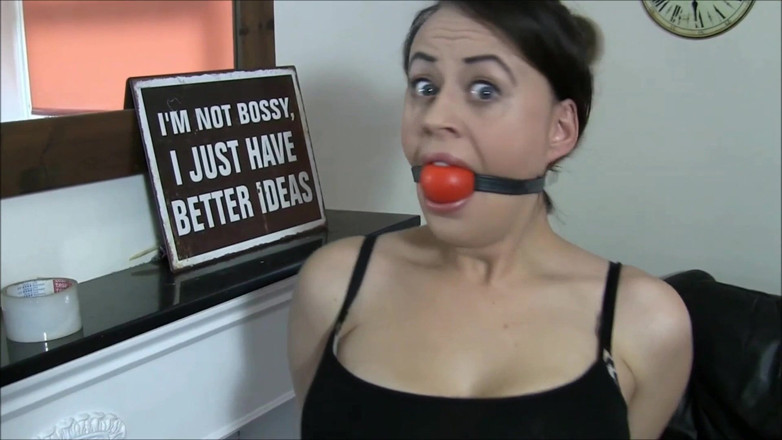 Selfgags classic: Le tuteur du bâillon - comment bâillonner une fille !