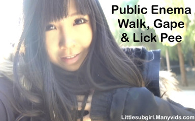 Littlesubgirl: Enema walk, menganga, jilat memek di luar ruangan
