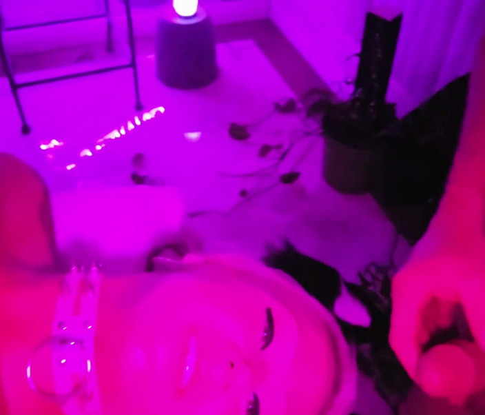 BigDBG: Parti cantik Merokok Kitty