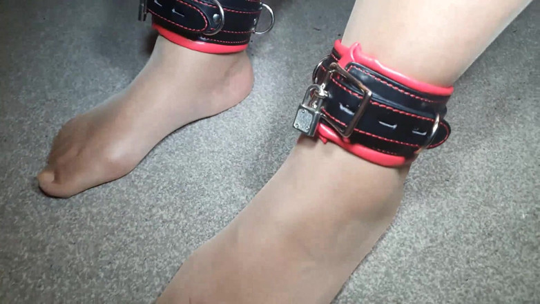 Slutty Ms B: Bağlı ve azdırılmış
