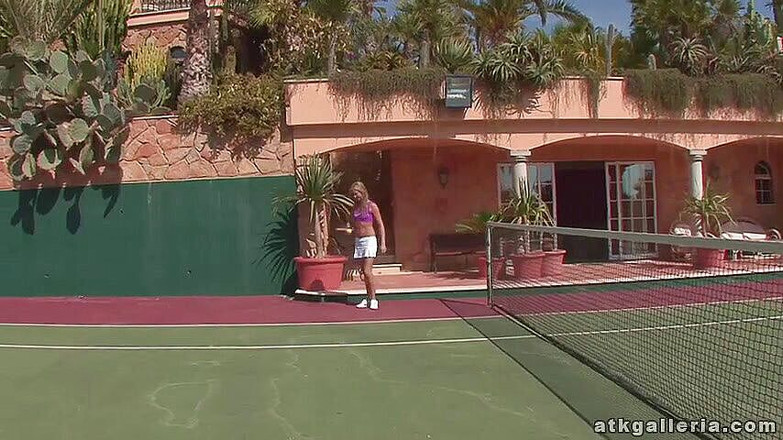 ATKIngdom Fans: Fitta spela på tennisbanan